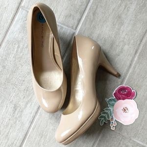 Bandolino Nude High Gloss Round Toe Pumps 6.5